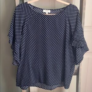 Flutter sleeve top